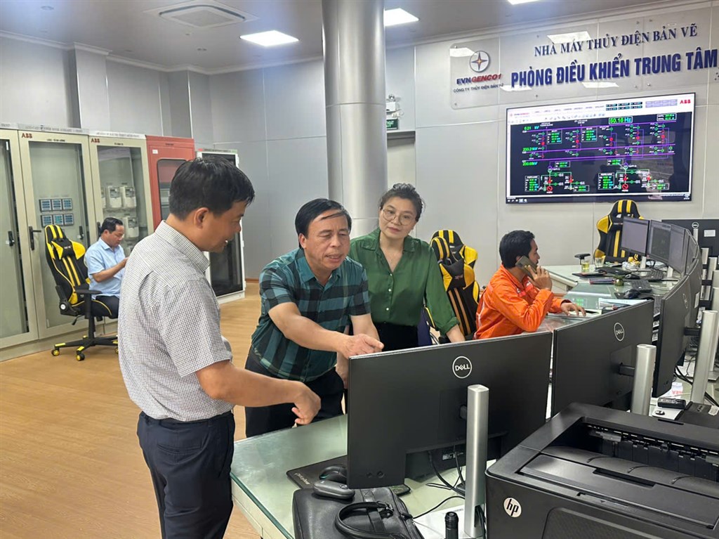 អង់គ្លេស៖ ព័ត៌មាន